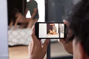 Quay lén em nữ sinh ở căn hộ đối diện ngoại tình quên đóng cửa sổ để tống tình