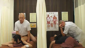 Dẫn nhân tình đi mát-xa rồi bị xoạc cạnh bên mà không hề hay biết